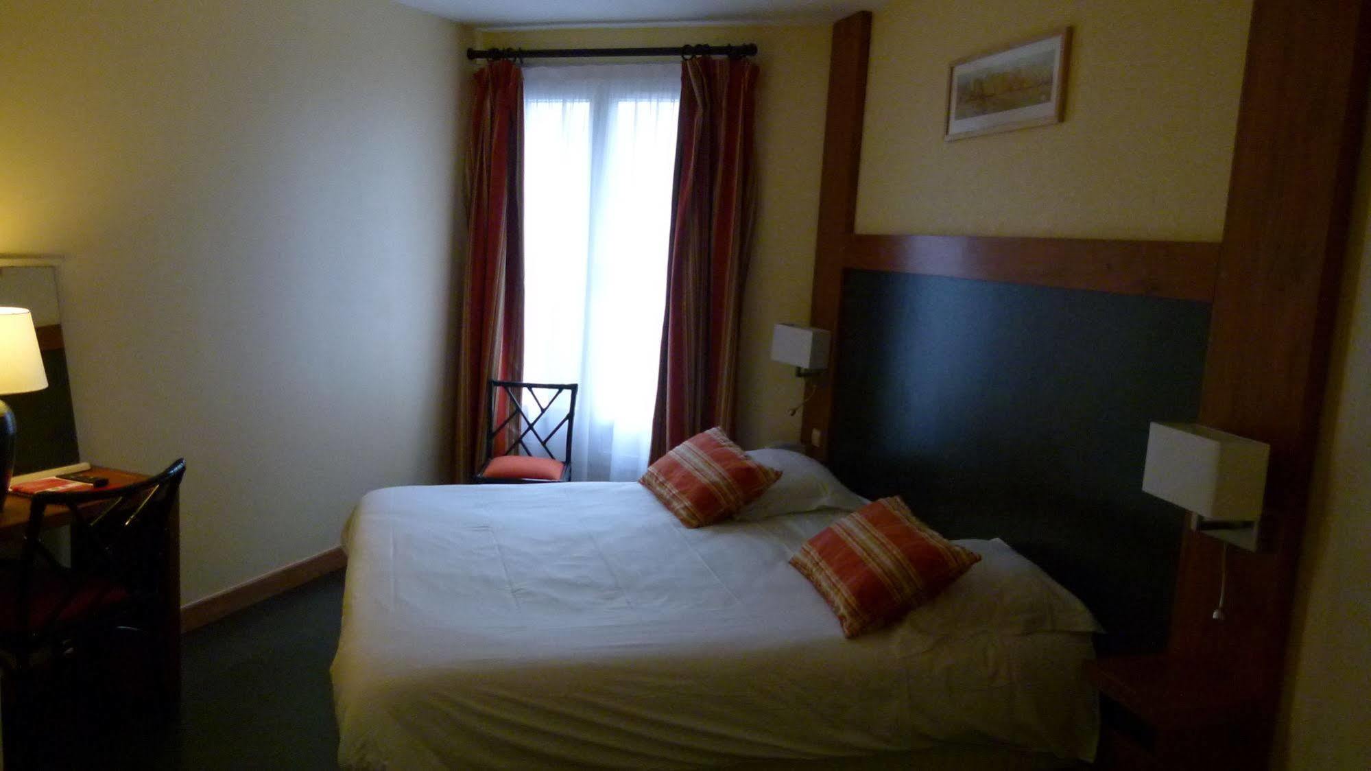 Hotel De L'Orme, Akena Évreux Kültér fotó